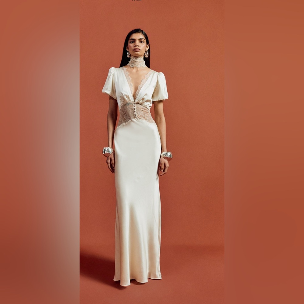 Elegant Cream Wedding Dress